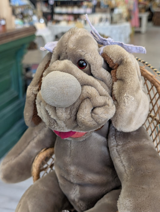 Wrinkles with bow