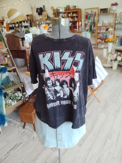 KISS T-Shirt (Hotter Than Hell)