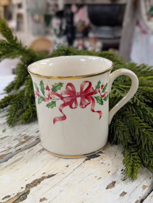 Lenox Holiday Gold mug