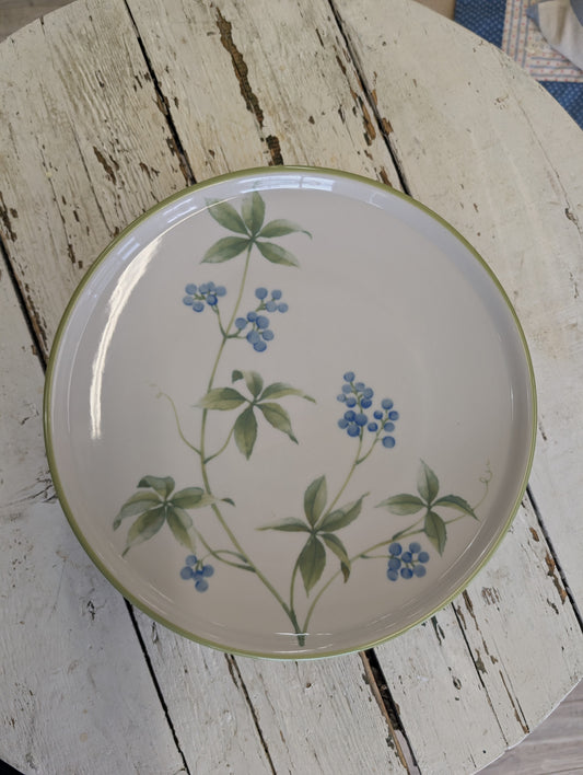 Noritake dinner plates qty 6