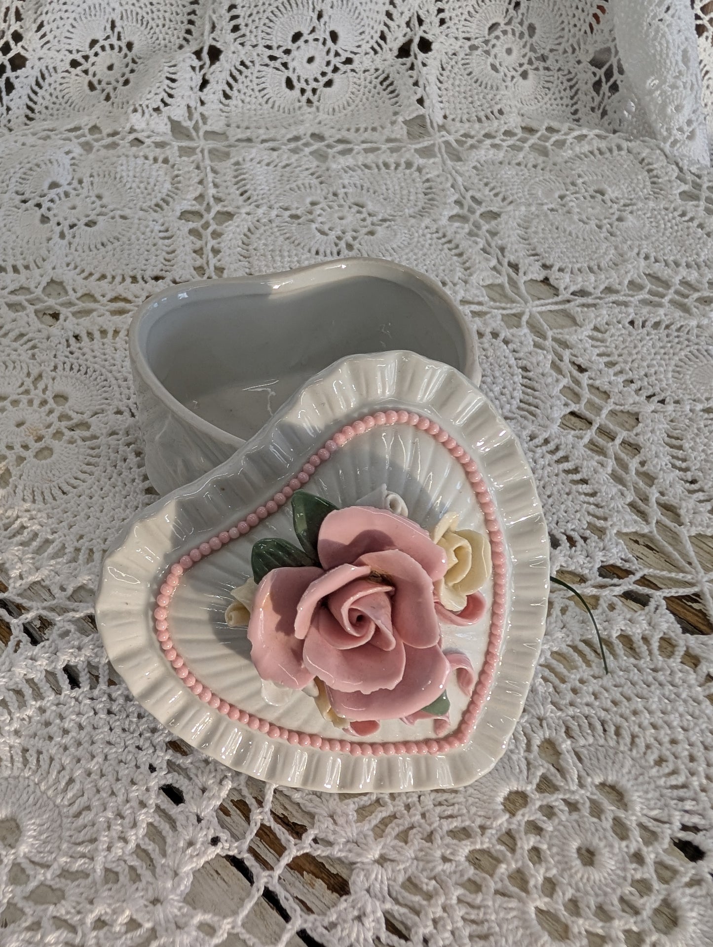 Heart ceramic container