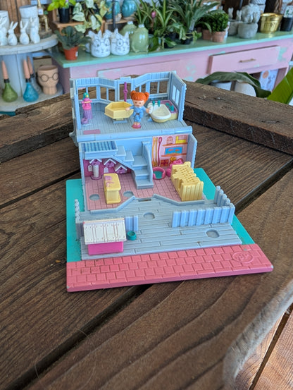 Polly Pocket Pet Shop building