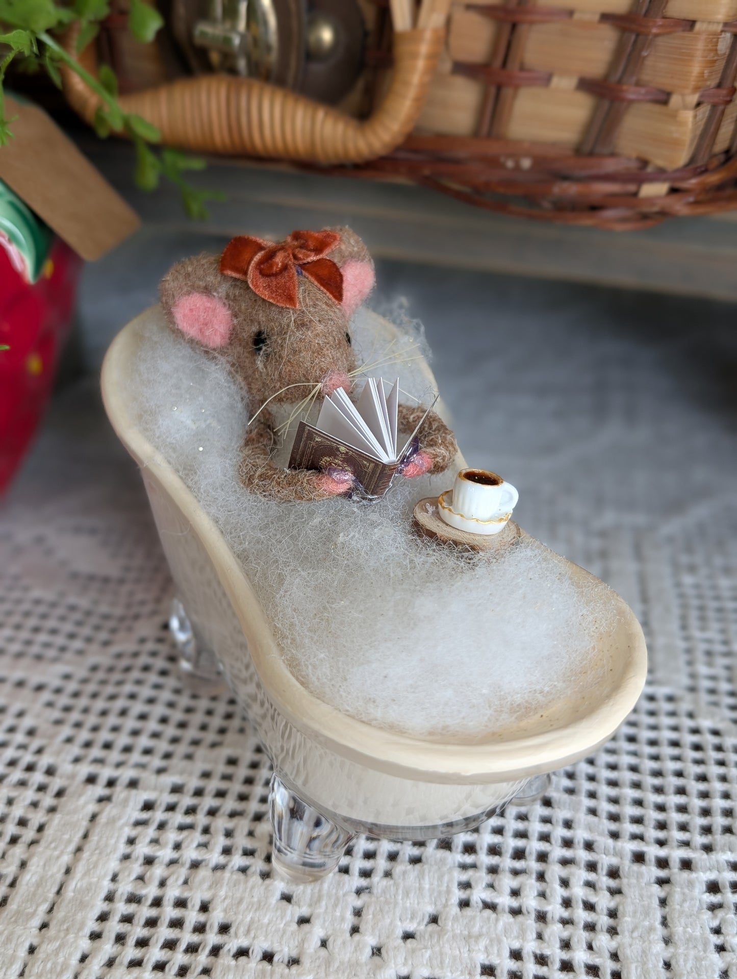 Mouse in bathtub
