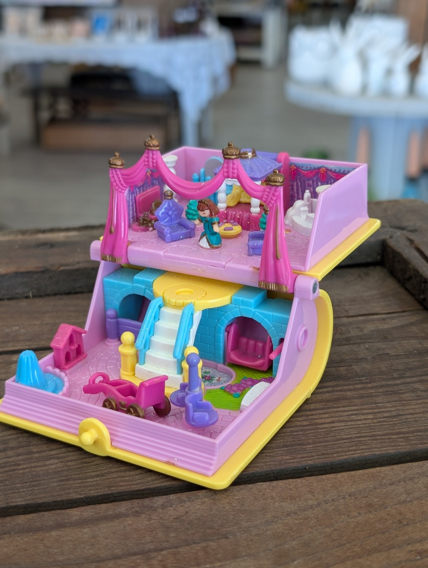 Princess Palace Storybook Polly Pocket