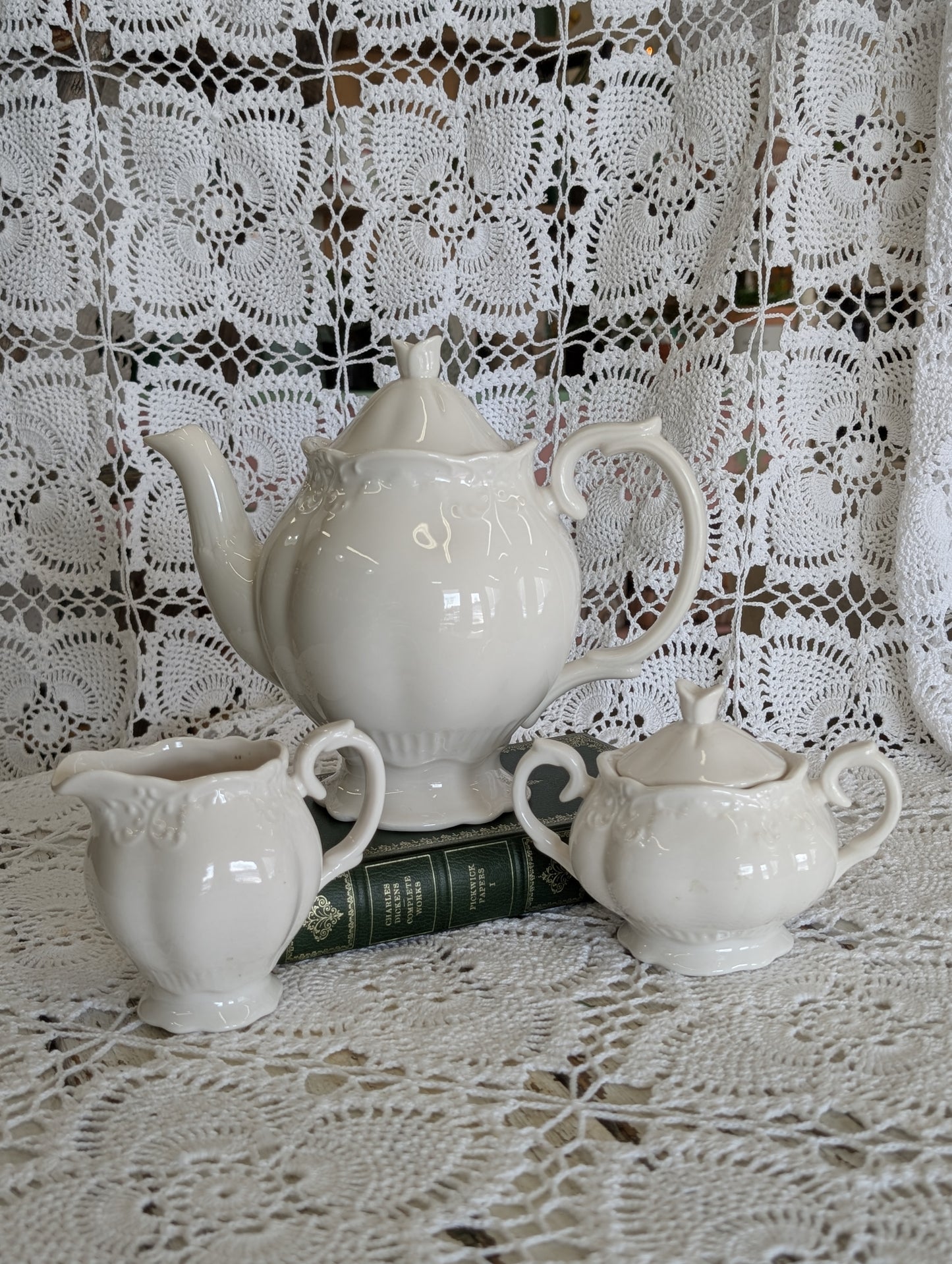 Tea set white ceramic