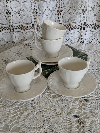 Set of 4 teacups