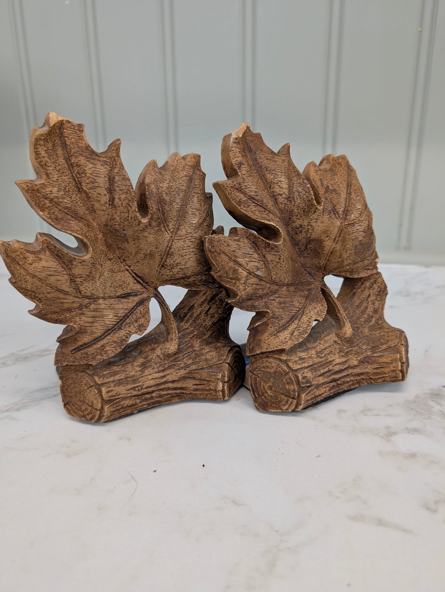 Leaf bookend set