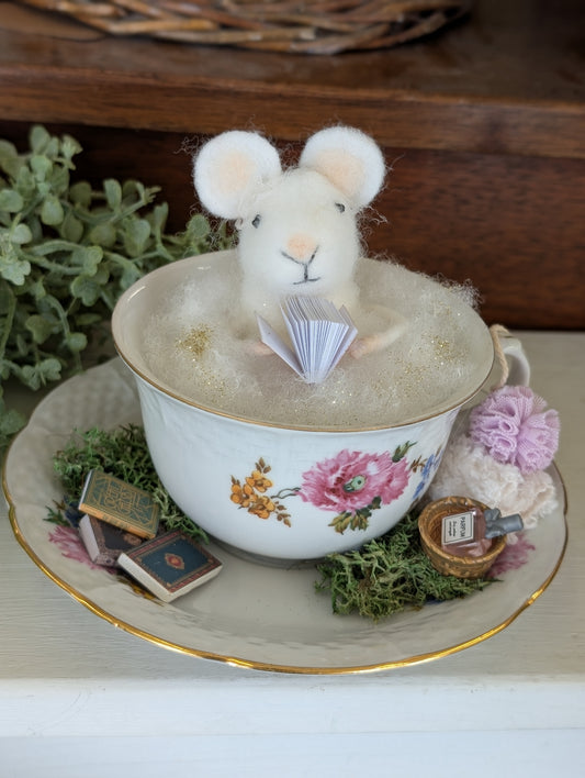 Lavender in bathtub mouse