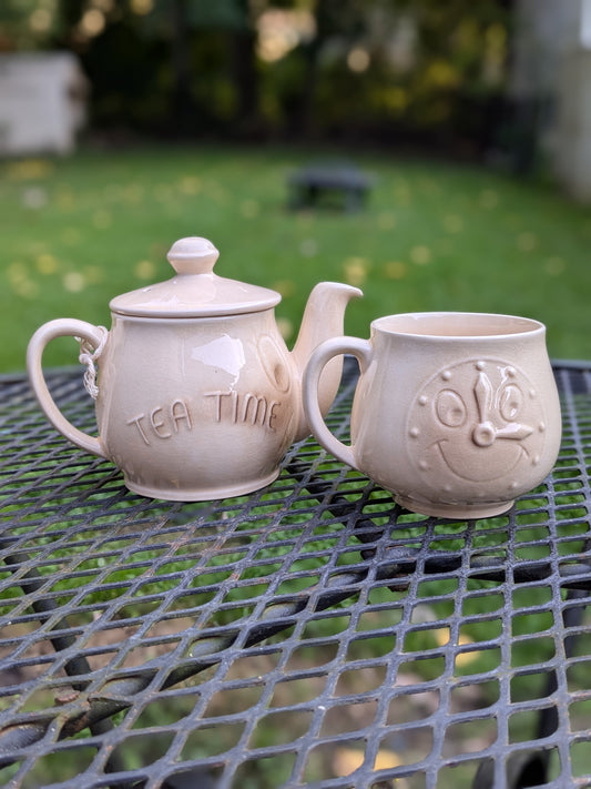 Sylvac Mug and Teapot