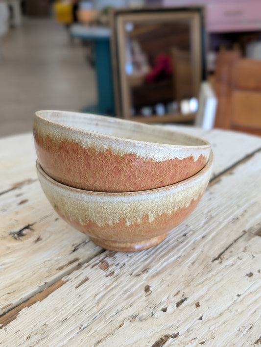 Set of 2 pottery bowls