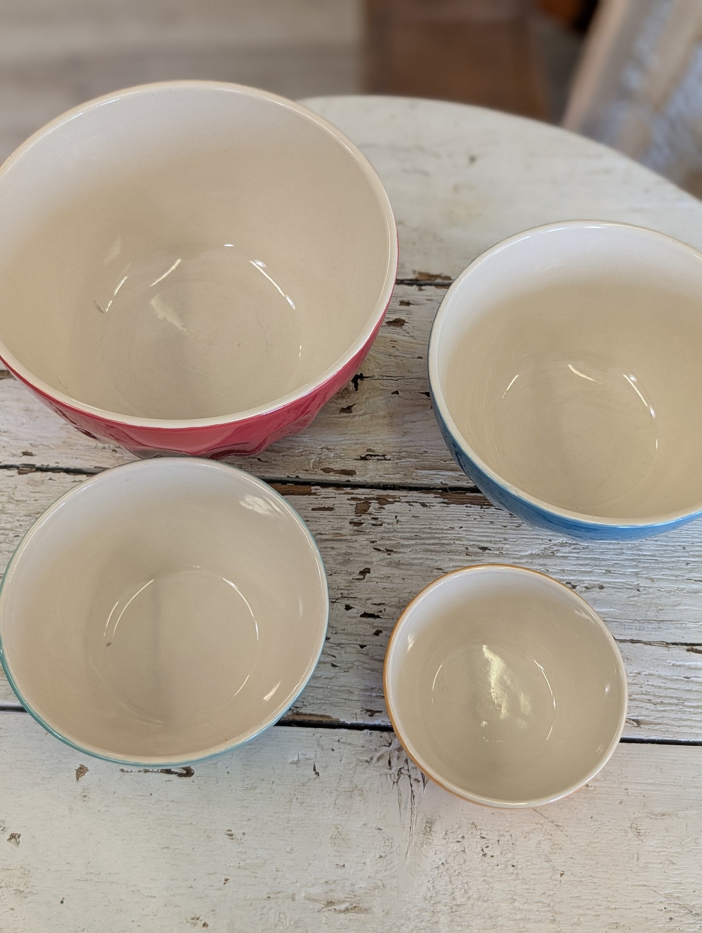 Set of 4 colourful bowls