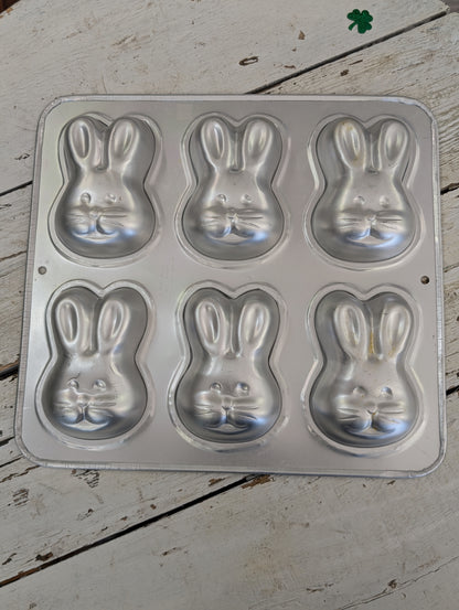 Bunny cake tin