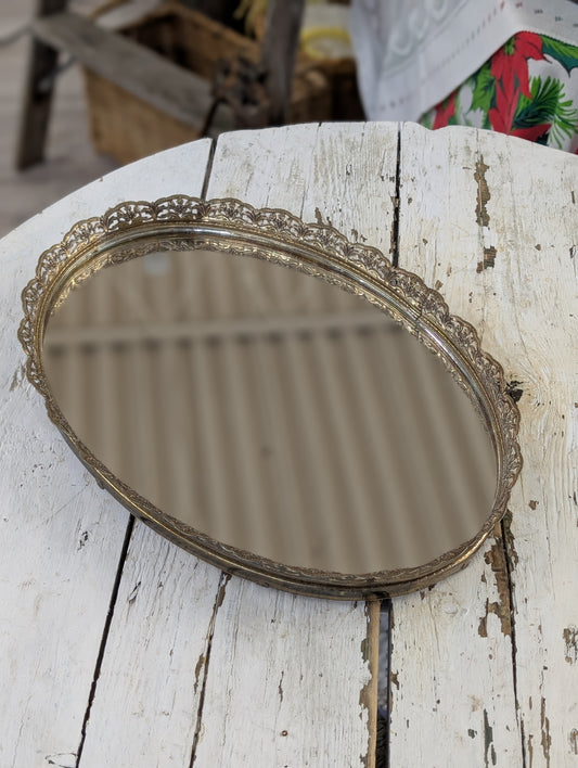 Oval mirror tray