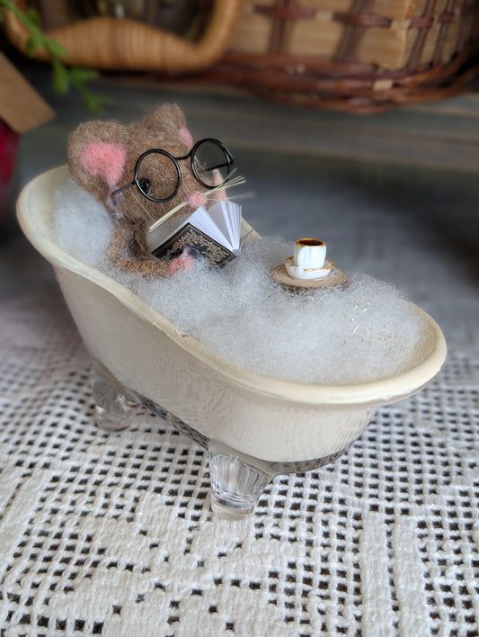 Mouse in bathtub
