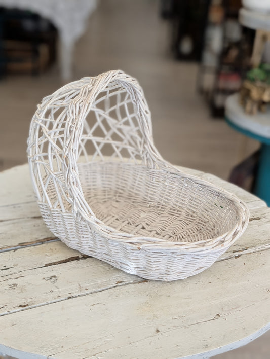 Doll bassinet med