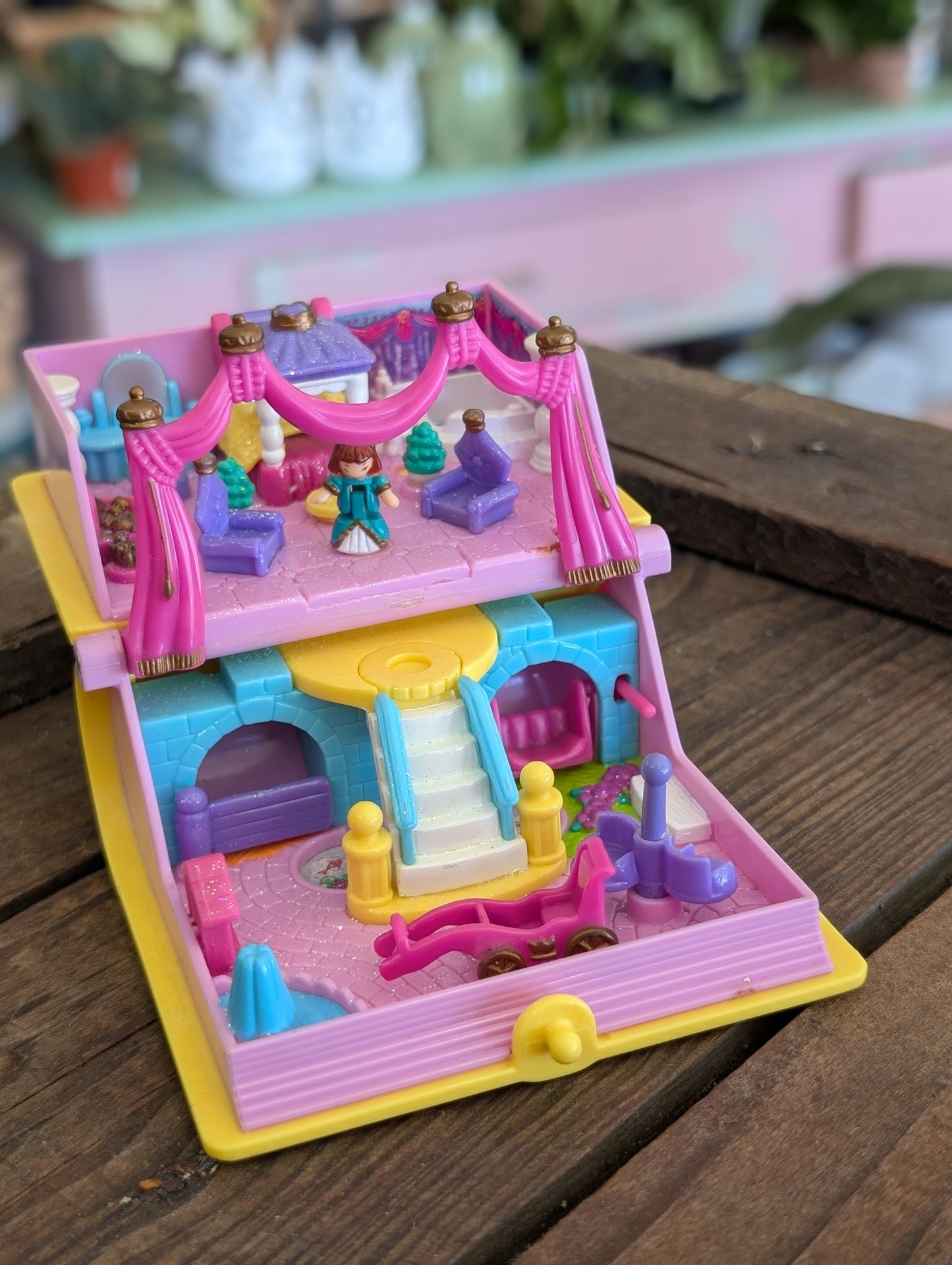 Princess Palace Storybook Polly Pocket