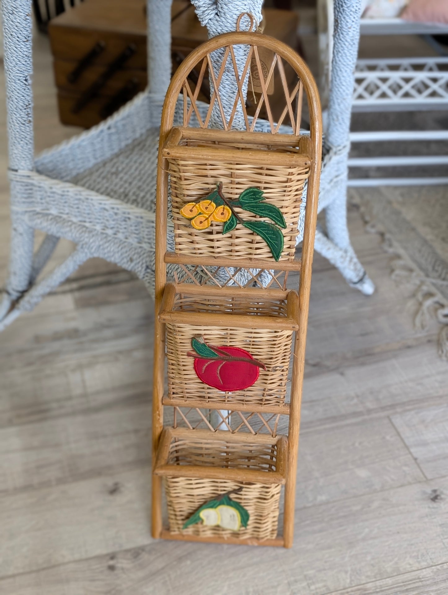 Wicker wall hanging basket