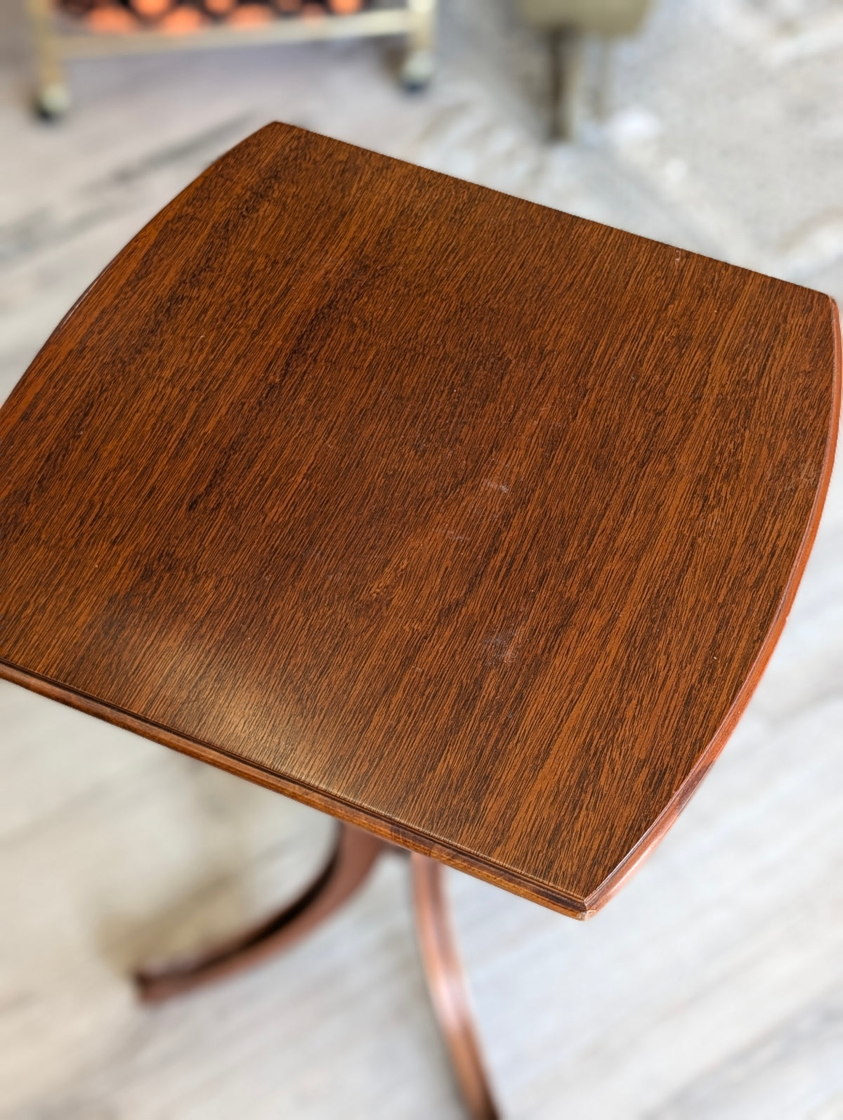 tripot table