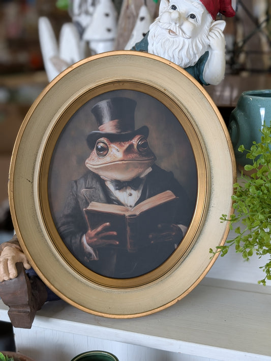 Frog Reading Oval Frame