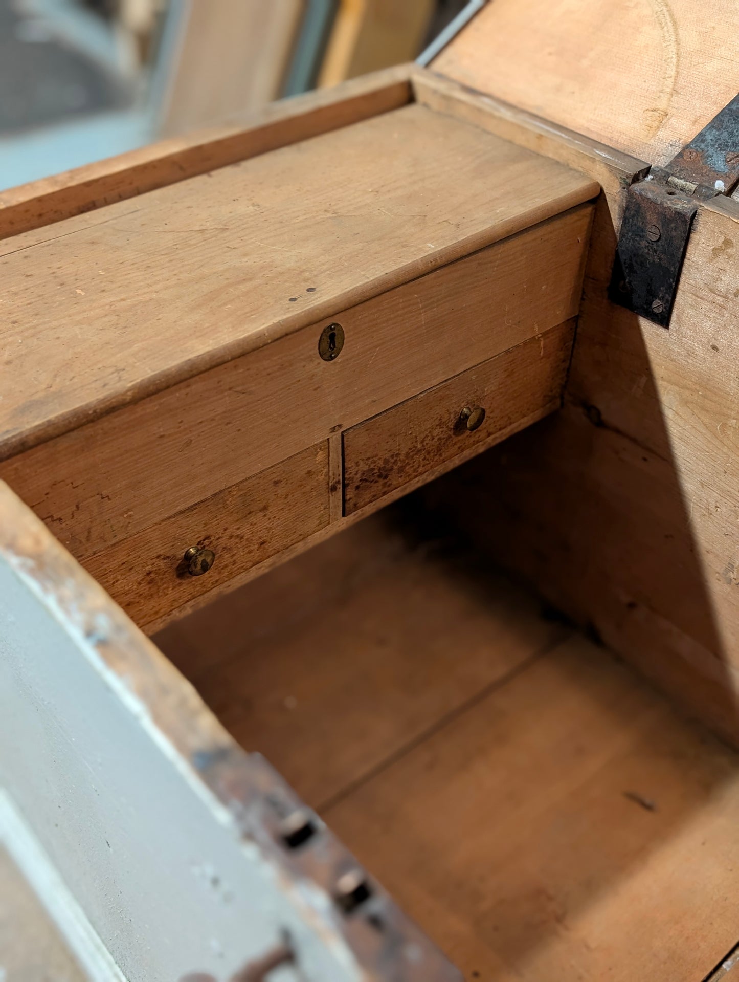 Pine painted blanket box