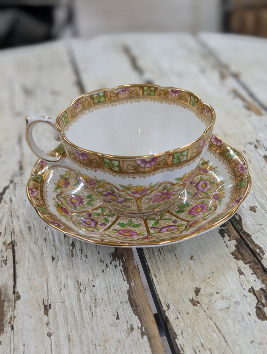 Prince Albert court teacup