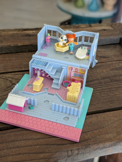 Polly Pocket pet shop