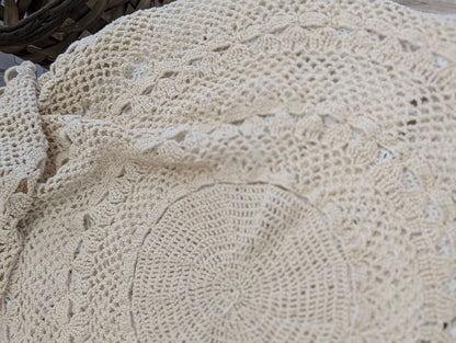 Crochet table cloth round