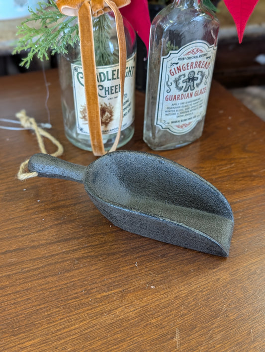 Cast iron scoop