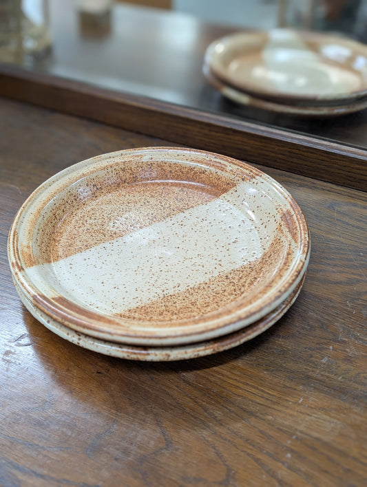 Set of two Pottery plates
