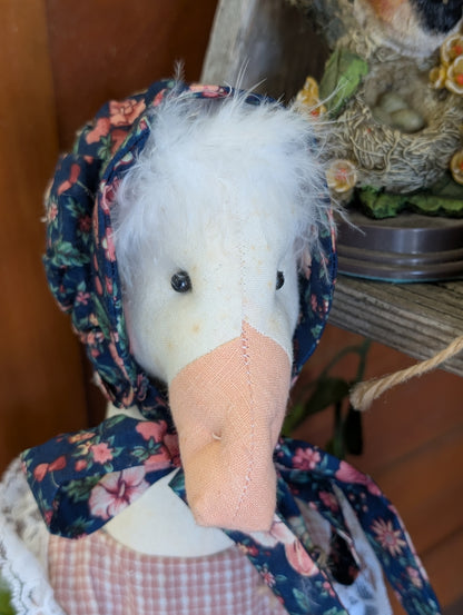 Sitting Goose Floral bonnet