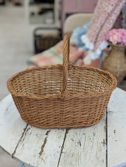 Whicket basket