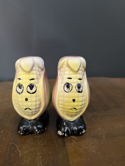 Corn salt and pepper shakers