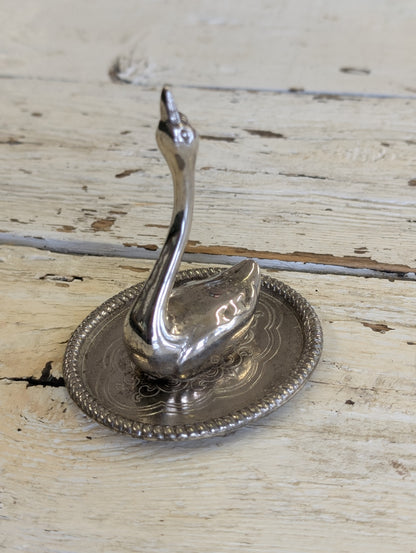 Swan ring holder