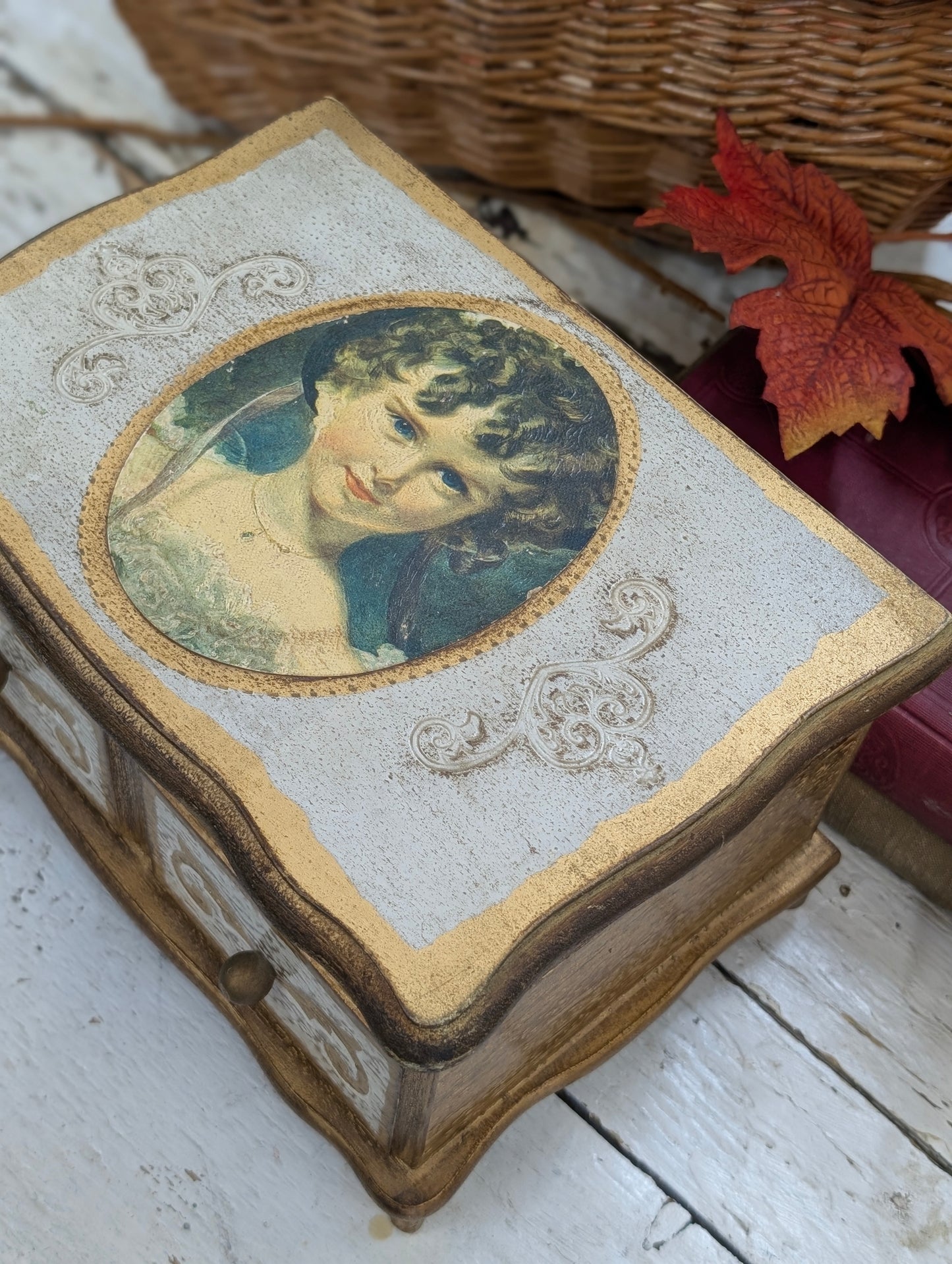 Venetian jewelry box