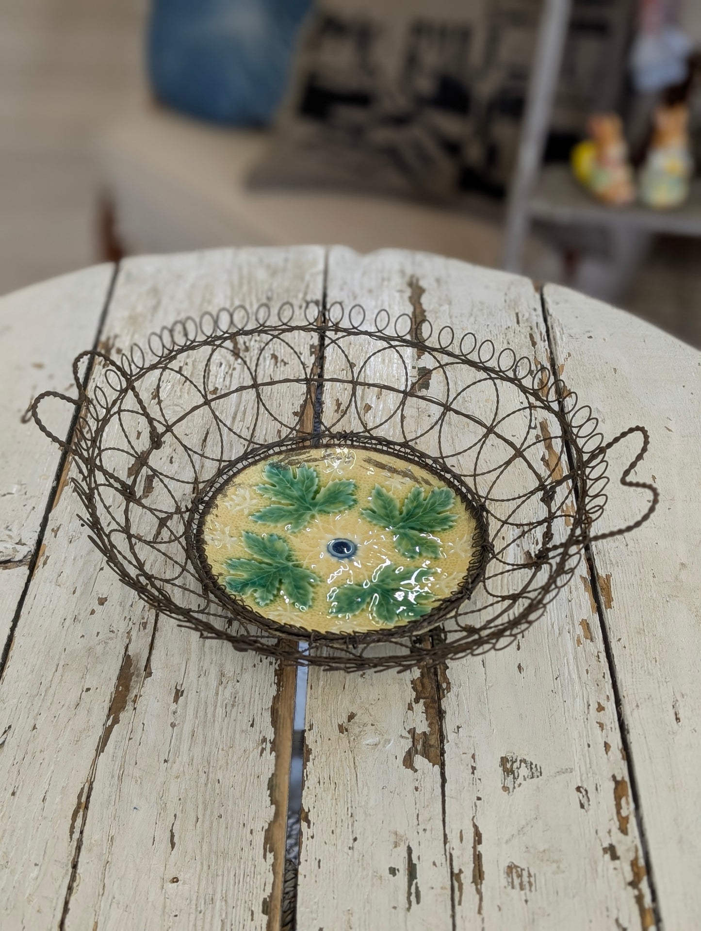 Ceramic wire basket