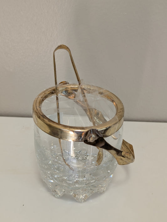 Cocktail ice cube container