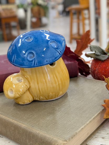 Small mushroom jam container