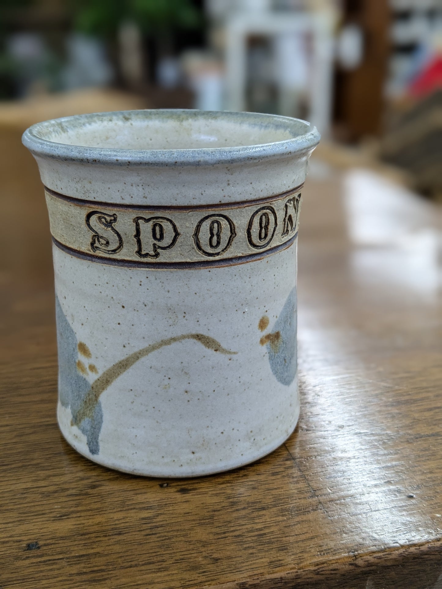 Spoons container