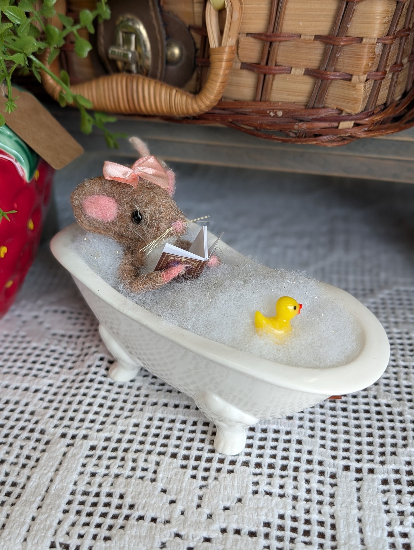 Mouse in bathtub