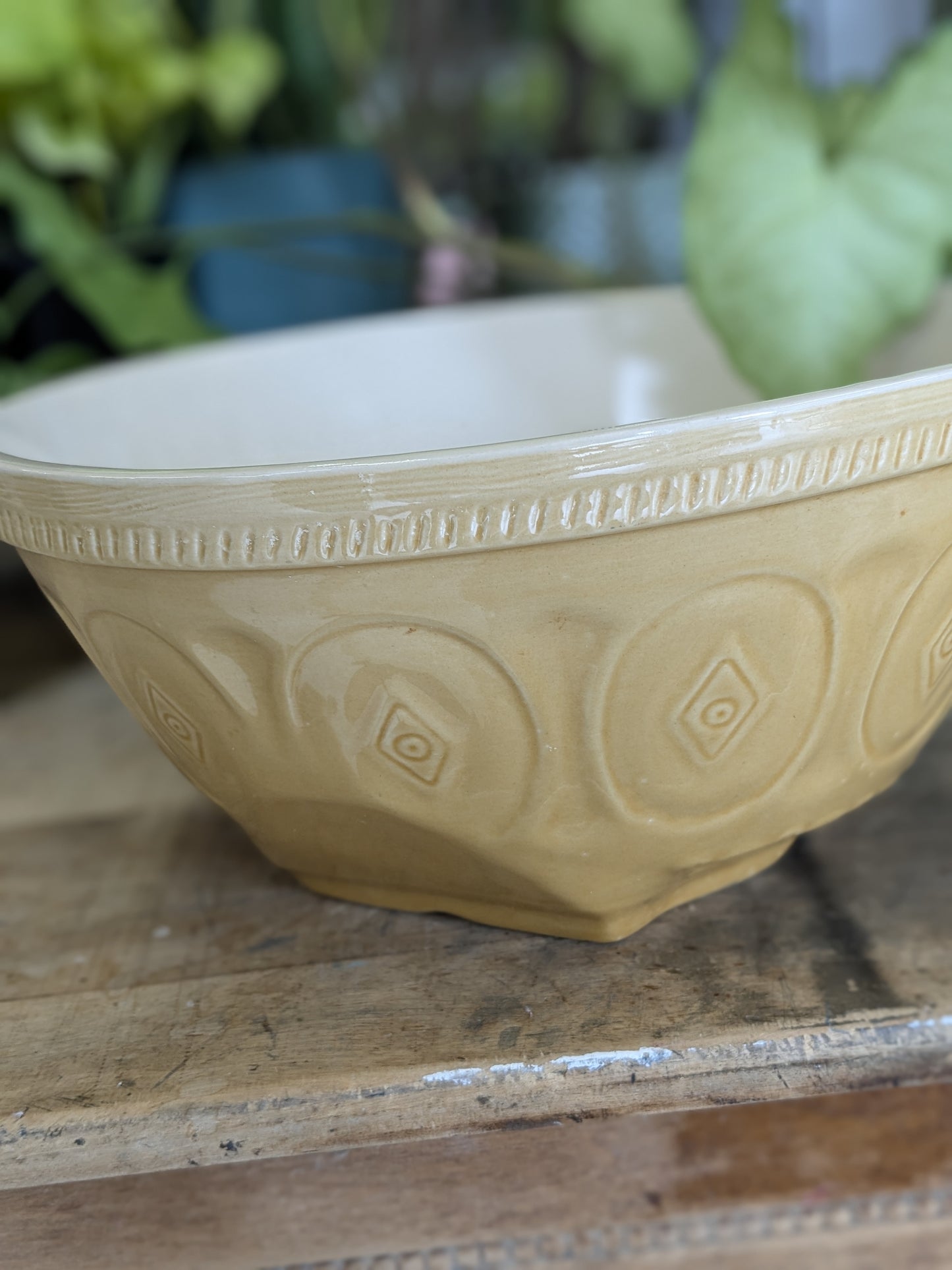 Vintage tilt mixing bowl