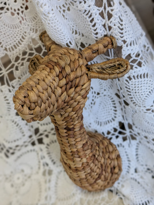 Whicker giraffe wal hanging decor