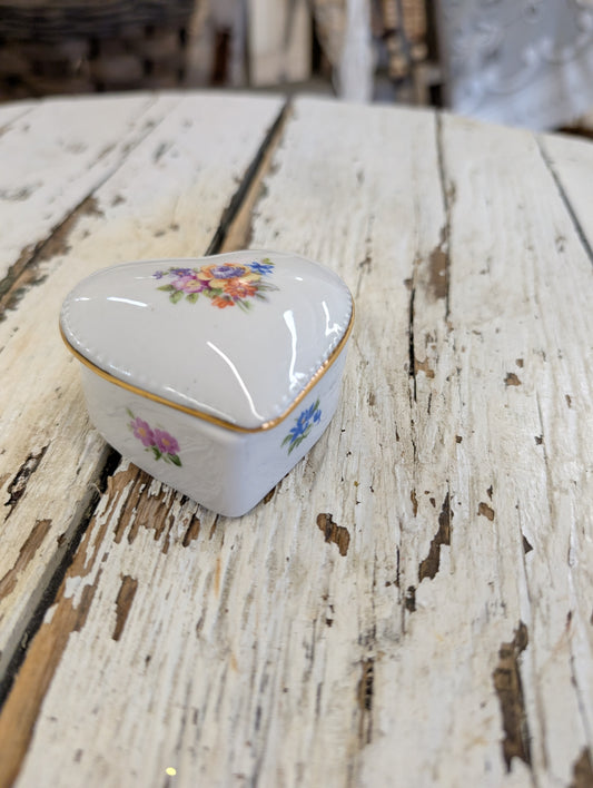 Heart ceramic dish with flowers