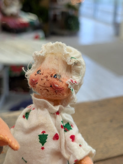 Annalee Santa with child