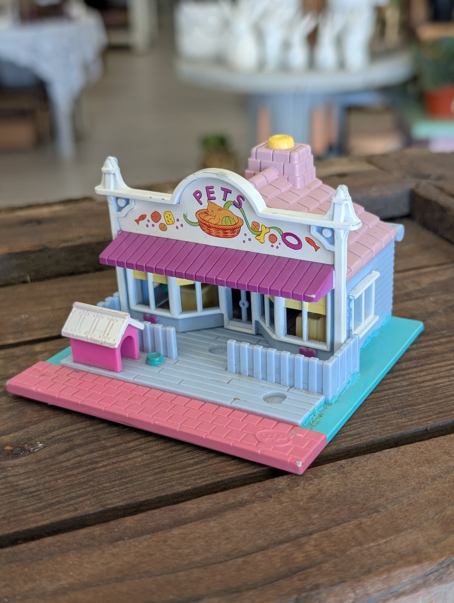 Polly Pocket Pet Shop building