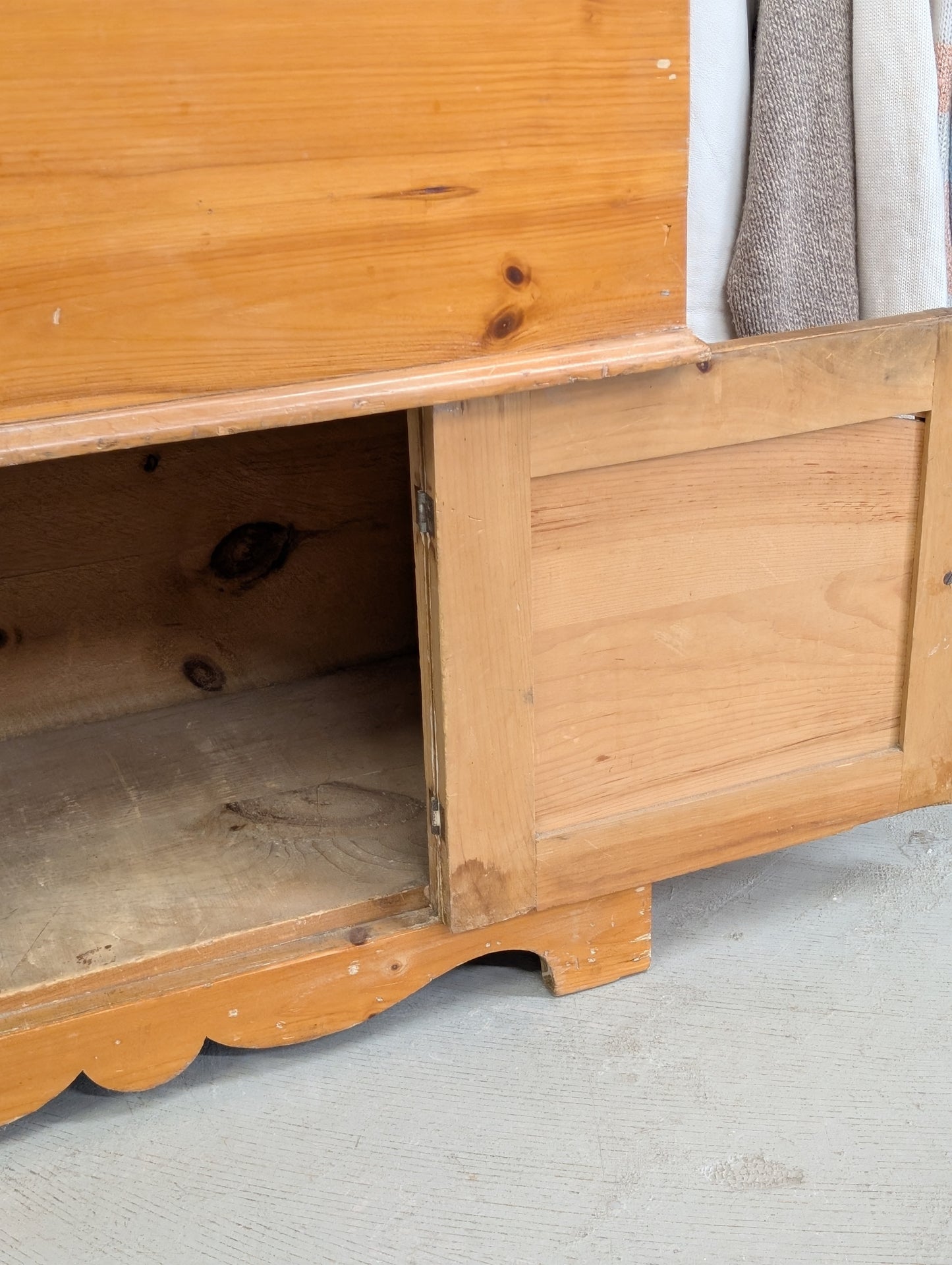 Antique Pine Dry Sink