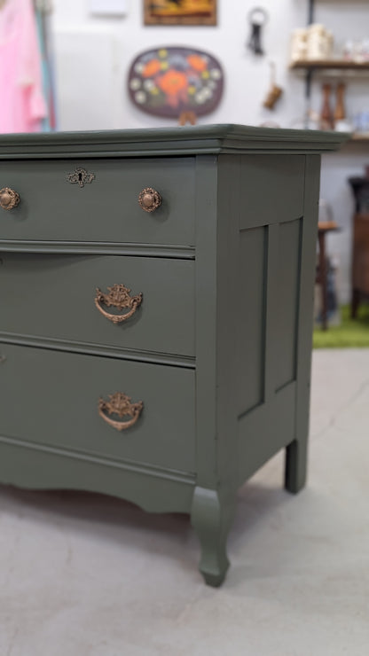 Bayberry Dresser