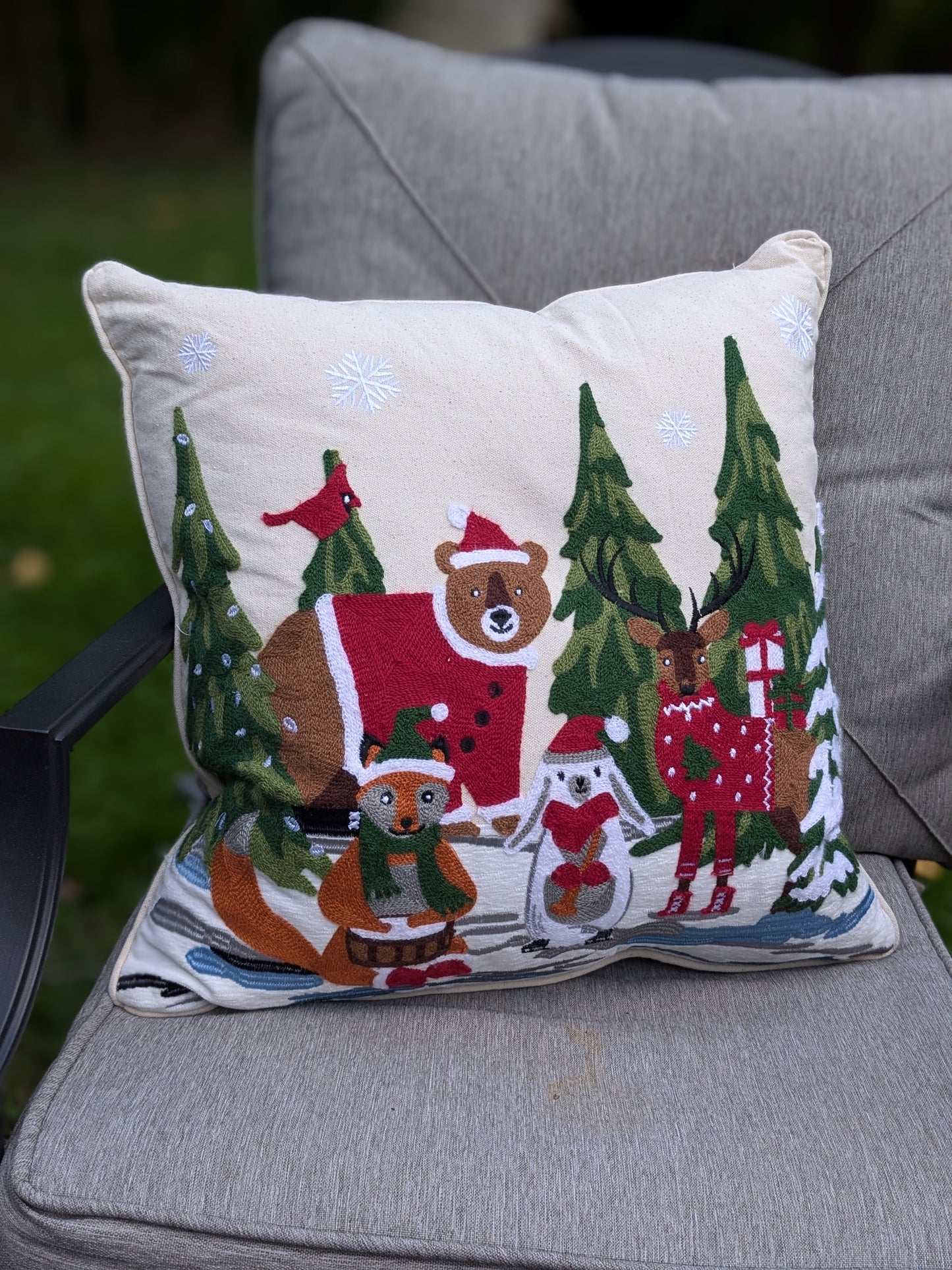 Holiday theme pillow