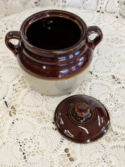 Monmouth Maple Leaf stoneware bean pot with lid