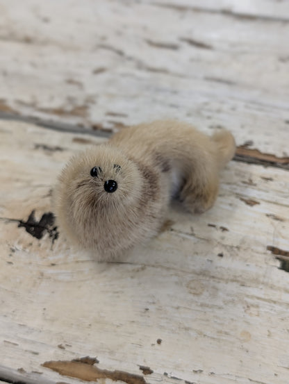 Small seal