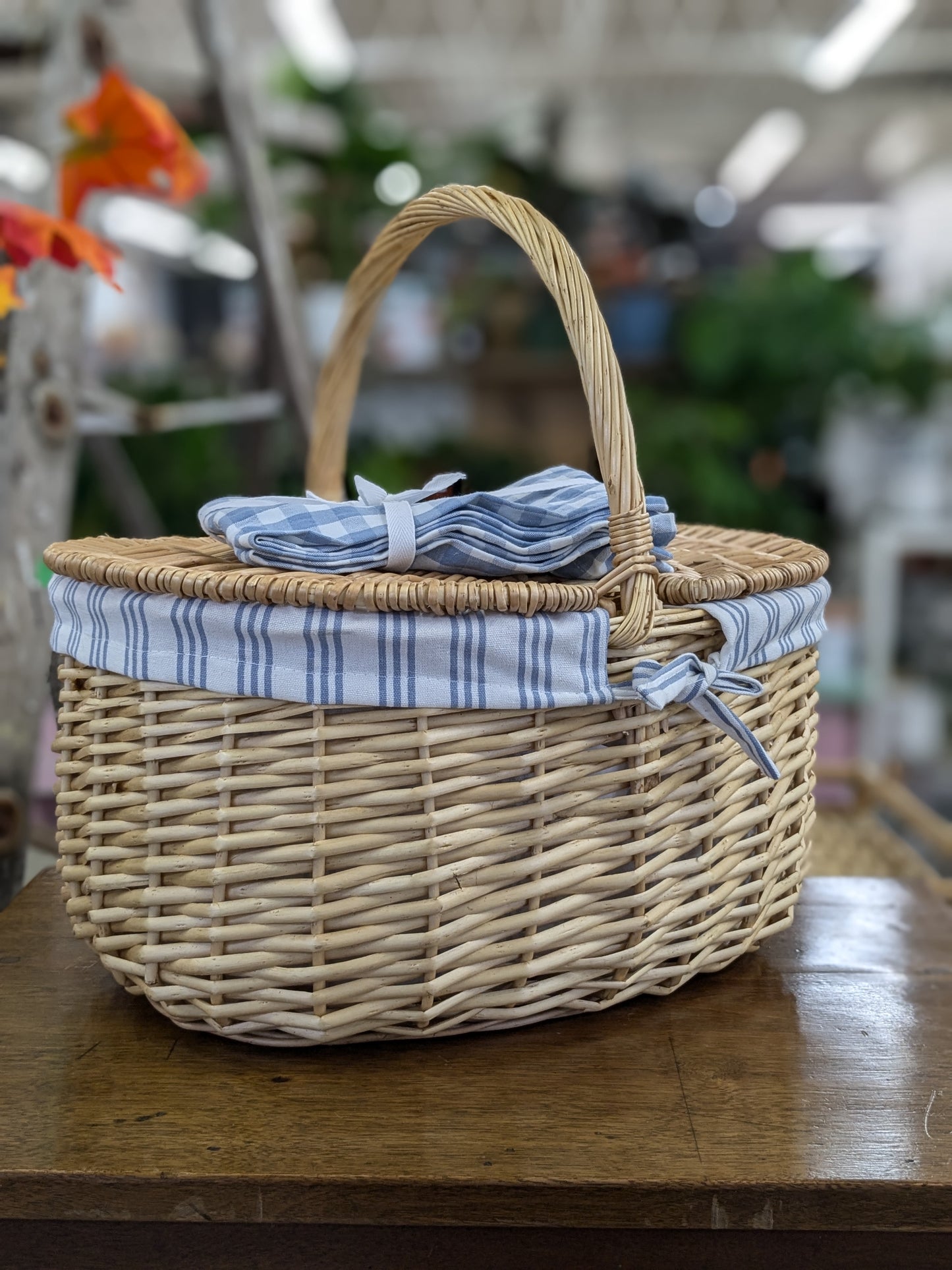 Picnic basket with napkins